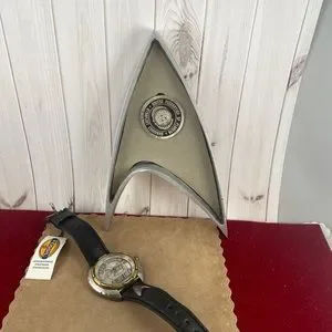 Star Trek USS Enterprise Fossil watch with case Star trek 1995 U.S.S. Enterprise Startrek watch in box  main image 3